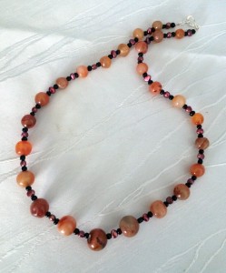 Auc54-BeadNecklace